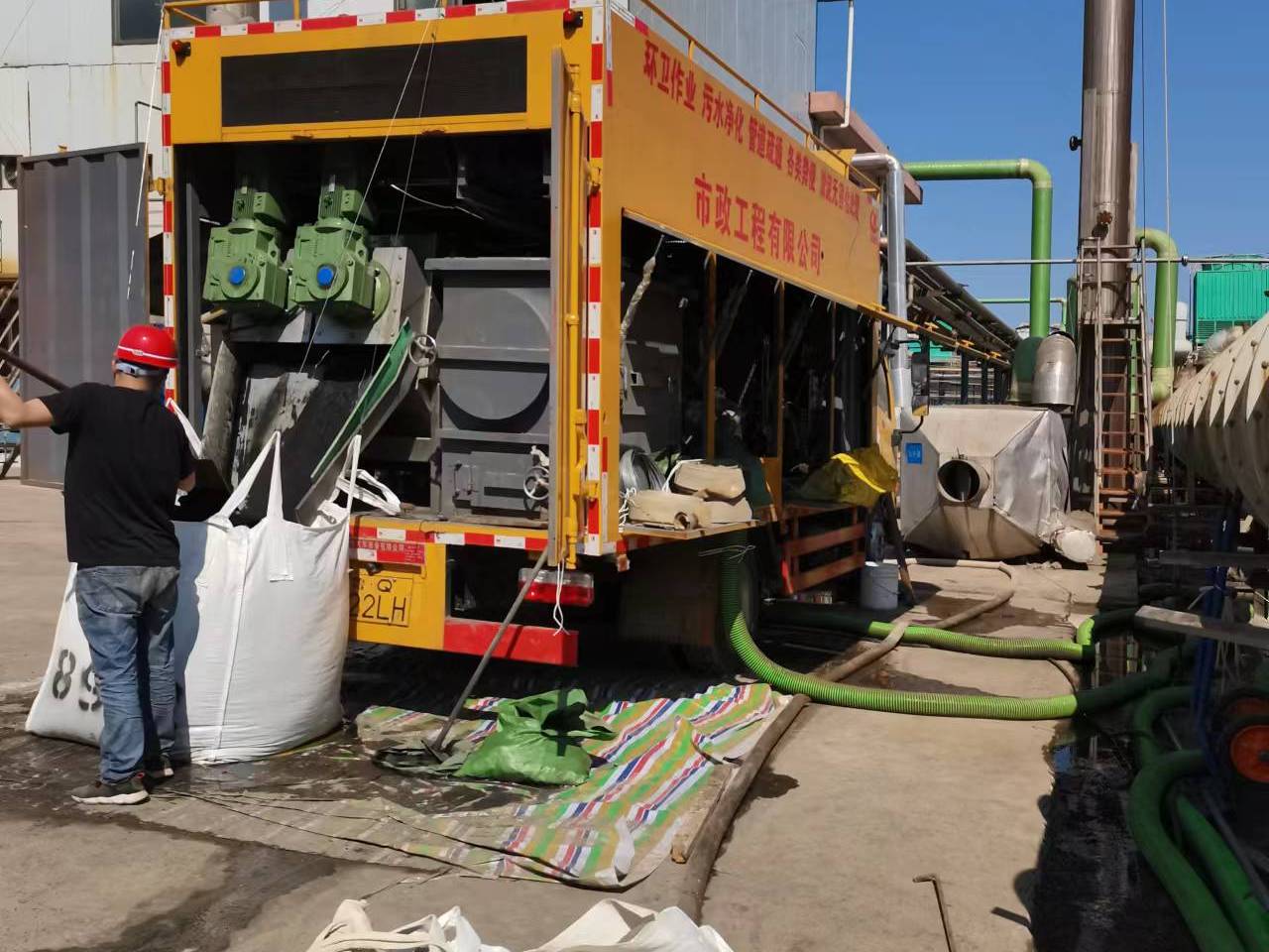 永宁淤泥压干处理